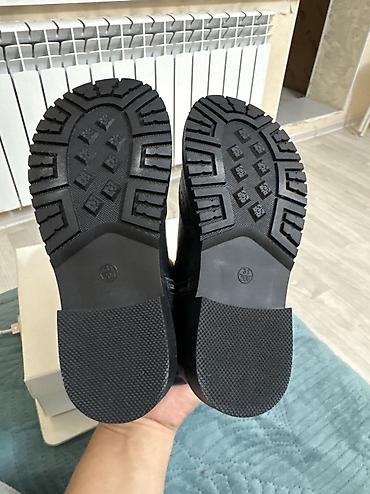 original nike: Детские Деми Челси.
Фабричный Китай.
Кожа.
Размер 31 — 4