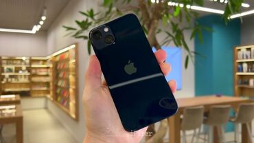 Apple iPhone: IPhone 13, Б/у, 256 ГБ, Sierra Blue, Защитное стекло, 86 %