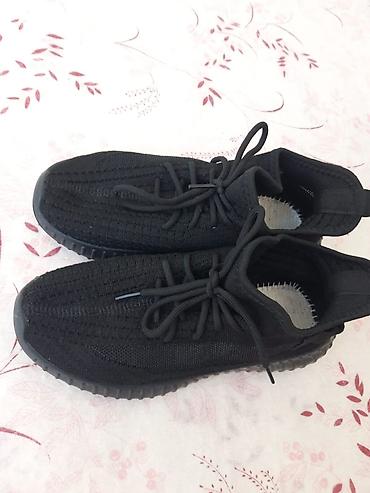 yeezy: Parçadan krassovka satılır Yeezy model Türkiyədən sifarişlə gətirilib — 1