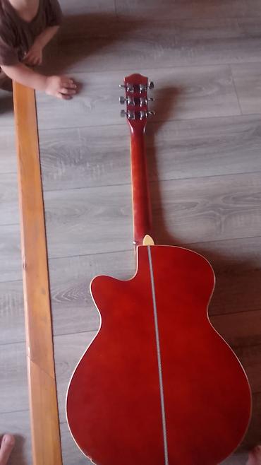 akustik gitara simi: Akustik gitar – cutaway korpuslu, sunburst ön panel dizaynı - Korpus — 2