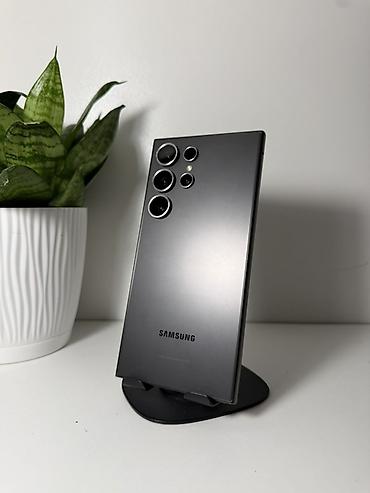 Samsung Galaxy S24 Ultra, Б/у, 256 ГБ, цвет - Черный, 1 SIM, eSIM