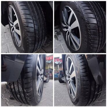 Peugeot: Crni Peugeot 308, kompaktan automobil pogodan za gradsku vožnju i duža — 13