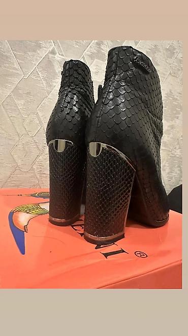 tebii mirvari: Qara rəngli qadın botinkası – təmiz dəri. - Ölçü: 36 - Model: qalın — 2