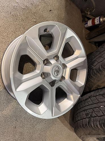 Диски: Литые Диски R 17 Toyota, Комплект, отверстий - 6, Б/у — 2