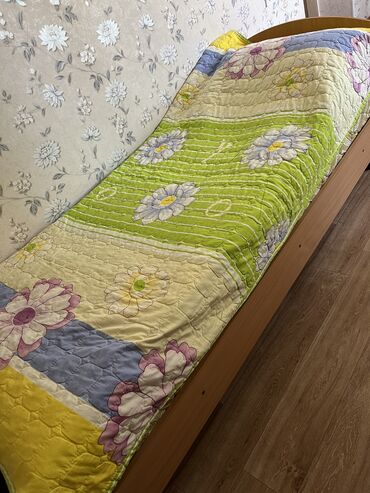 купить кровать бу кривой рог: Продаю две кровати с матрасами б/у.Состояние 10/10.Цена каждой 7000