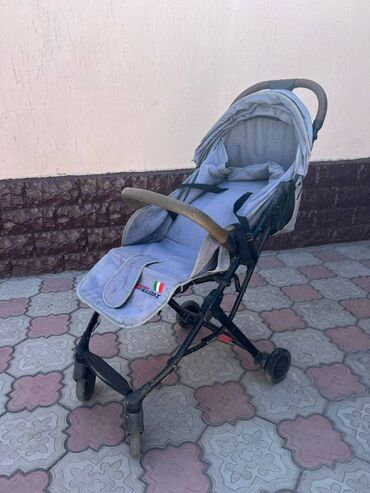 коляски для новорожденных: Коляска, цвет - Серебристый, Б/у