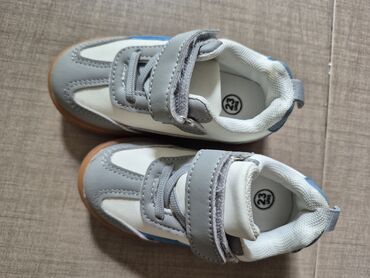 Patike: Dečije patike za prve korake - Veličina: 22 (otisak “22” vidljiv na — 8