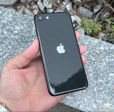 Apple iPhone: IPhone SE 2020, Б/у, 128 ГБ, Черный, Наушники, Зарядное устройство, 100 %
