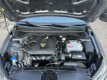 kia servis ehtiyat hisseleri: Hyundai Elantra – sedan, geniş və rahat salon Özəlliklər: - Qara — 5
