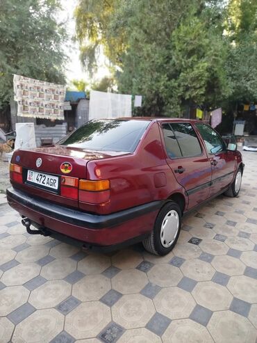 купить резину зимнюю в рассрочку: Volkswagen Vento: 1993 г., 1.8 л, Механика, Газ, Седан