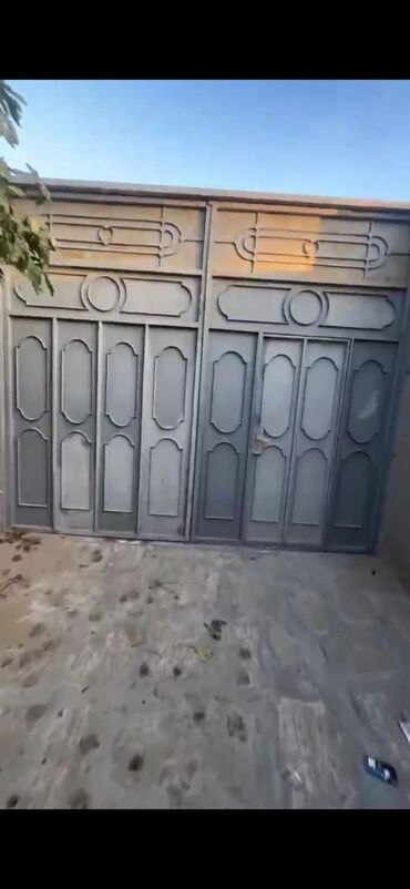 haçar desdi: Yeni Giriş qapısı Zəmanətli, Ünvandan götürmə