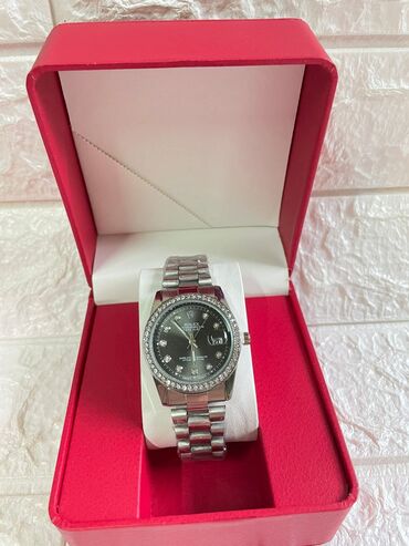 Ručni satovi: Cena: 3100 (sa kutijom)
Cena:2600 (bez kutije) ✨ — 9