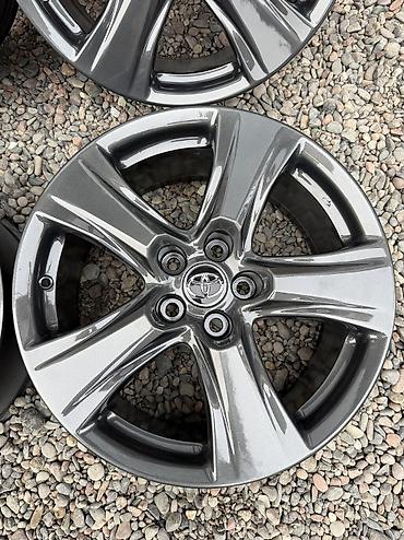 Диски: Литые Диски R 18 Toyota, Комплект, отверстий - 5, Б/у — 5