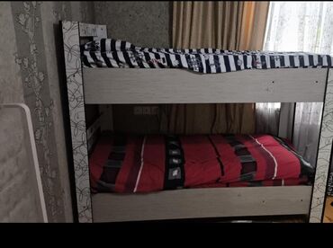 Çarpayılar: İki mertebe kravat. 80azn. matras var. prastine yenidir üzerinde