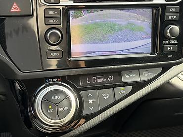 Toyota: Toyota Prius C: 2016 г., 1.5 л, Автомат, Гибрид, Хэтчбэк — 8
