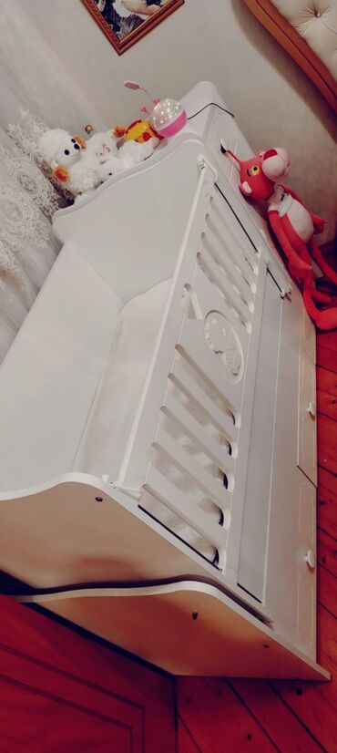 Beşiklər: Oğlan və qız üçün, Dördbucaq, Beşik, Dəstsiz, Matras ilə, Yellənmə mexanizmsiz — 5