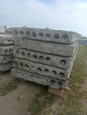divar panel: Beton paneller usten cixma saz veziyetde.her olcude var.catdirilma ve — 2