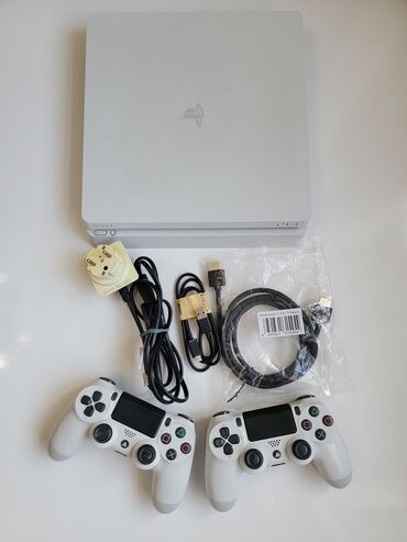 PS4 (Sony Playstation 4): 🔥Yenə möhtəşəm bir PS4-lə qarşınızdayıq! ➡️Konsolumuz ağ