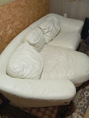 бу раскладной диван: Цвет - Белый, Б/у
