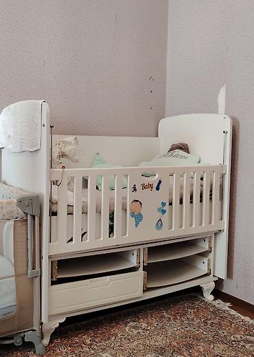 duş: Oğlan və qız üçün, İşlənmiş, Dördbucaq, Beşik, Dəstsiz, Matras ilə, Yellənmə mexanizmi ilə — 1