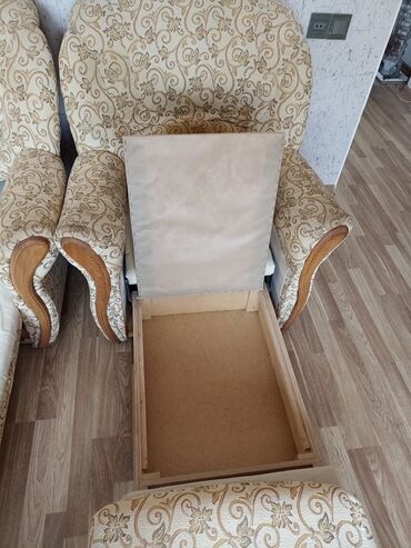 Divan və kreslo dəstləri: Klassik divan, Divan — 16