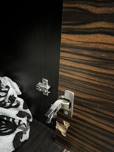 Шифоньеры, шкафы для одежды: Шкаф распашной, двухдверный, в современном исполнении под экзотическое — 2