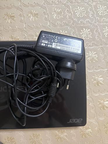 Acer Aspire One D270 mini noutbuk Texniki xüsusiyyətlər: - Ekran