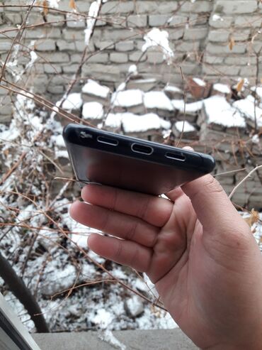 philips xperia in Кыргызстан | SONY: Sony Xperia 10 | 64 ГБ цвет - Черный Б/у | Трещины, царапины, Отпечаток пальца