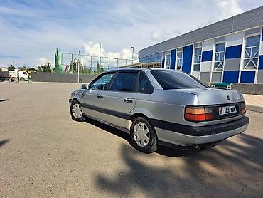 Унаа: Volkswagen Passat: 1989 г., 1.8 л, Кол менен иштөөчү, Бензин, Седан — 6