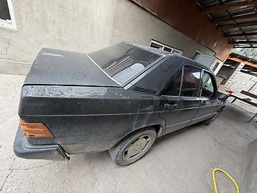 ешка 124: Mercedes-Benz 190: 1991 г., 1.8 л, Бензин, Седан — 4