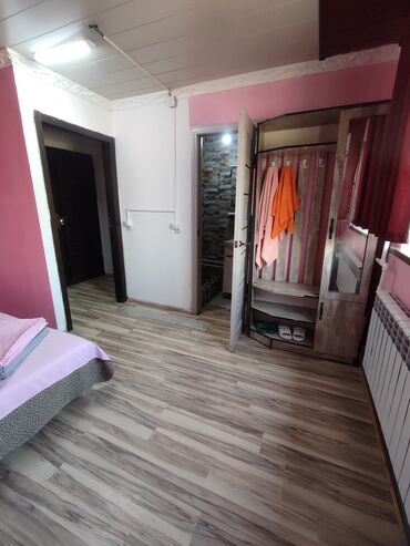 Посуточная аренда комнат: 200 м² — 7