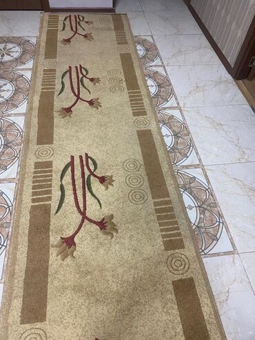 Ev üçün digər mallar: Xalca dekorativ. 2 eded, seliqeli islenilib. Sokuku cirilan yeri — 7