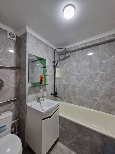 продается 1 ком квартира: 1 бөлмө, 38 кв. м, Малосемейка, 5 кабат, Евроремонт