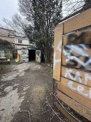 Аренда гаража: Qaraj icareye verilir, 1 sota yaxin heyeti var. Heyetde 2 qaraj var 1 — 2