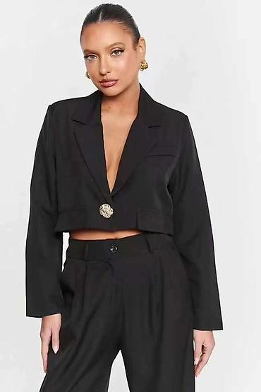 Kompleti: 💫Ženski komplet – kratki sako i široke pantalone
2500 din — 8