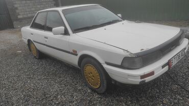 corolla runx: Toyota Camry: 1987 г., 1.8 л, Механика, Бензин, Седан