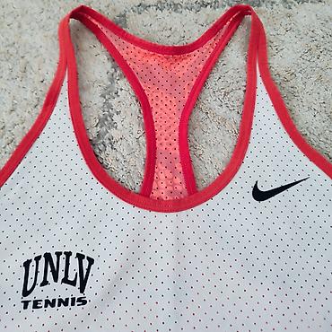 majice za starije zene: Nike ženska sportska majica na bretele – UNLV Tennis Kao nova — 3