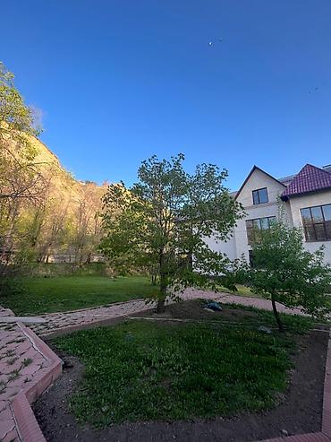 6 комнат и более, 750 м², 18 соток, Бишкек, Кок-Жар ж/м Агентство недвижимости