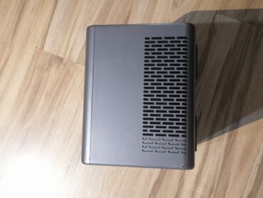 Projektori: Multimedijalni Smart Android projektor – LED Ima fleku u slici. - — 8