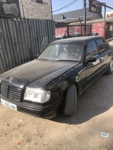 дверные карты на мерседес 210: Mercedes-Benz W124: 1989 г., 2.3 л, Механика, Бензин, Седан
