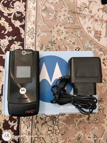 motorola t720i: Motorola Rokr E6, 2 GB, rəng - Qara, Düyməli