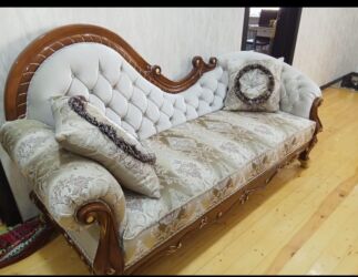 Kreslolar: Divan, İşlənmiş