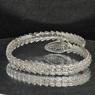 Zərgərlik dəstləri: Dəstə daxildir: Üzük, Sırğa, Boyunbağı, Bvlgari, Gümüş, 925 Əyar — 12