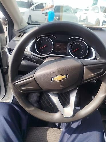 Chevrolet Onix: 2019 г., 1 л, Автомат, Бензин, Седан — 9