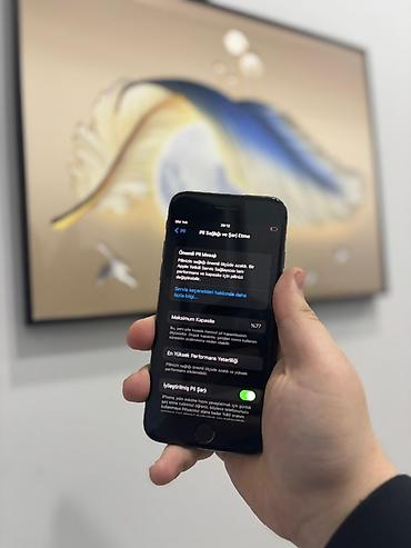 i̇pone 7: IPhone 8, 64 GB, Qara, Barmaq izi — 2