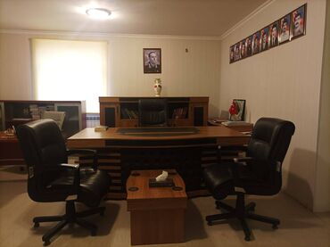 Ofislər: Neftçilərdə yerləşən ümumi sahəsi 500 kv,m olan,2 otağlı obyekt — 11