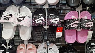 puma disk patike prodaja: Papuče 36 do 41 za 2400 din
pb — 1