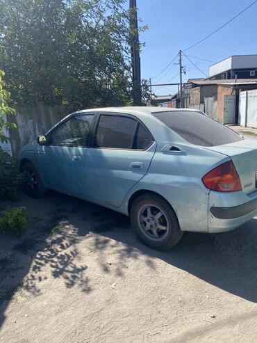 купить авто в бишкеке дешево: СРОЧНО!!! 250 000сом только сегодня! Седан Toyota Prius I, окрашенный