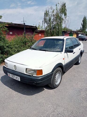 автомобил пассат: Volkswagen Passat: 1989 г., 1.8 л, Механика, Бензин