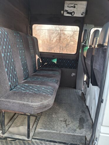 Легкий грузовой транспорт: Легкий грузовик, Mercedes-Benz — 8